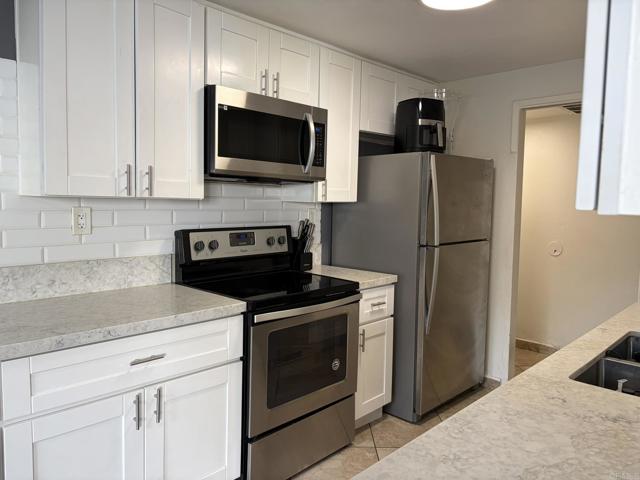 Detail Gallery Image 8 of 24 For 1691 Melrose Ave #F,  Chula Vista,  CA 91911 - 3 Beds | 2 Baths