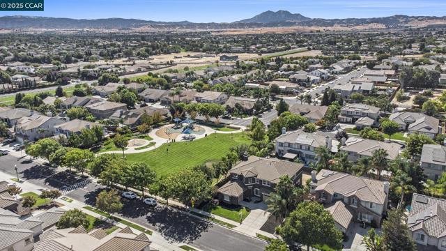2029 Fitzgerald Way, Brentwood CA: https://media.crmls.org/mediaz/40f88f9e-c1a1-4ef8-937d-c42dac16b08c.jpg