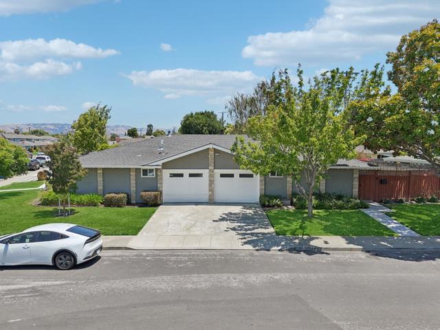 193 Roxbury Street, Santa Clara CA: https://media.crmls.org/mediaz/40f8ebcb-7946-4a38-92f2-bdf331b43c52.jpg