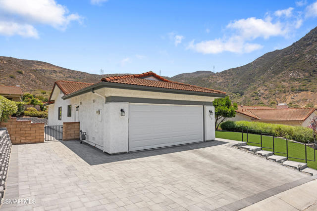 1134 Paquita Street, Camarillo CA: https://media.crmls.org/mediaz/40f9b1c2-ecf6-45ae-9452-3884dc9614db.jpg