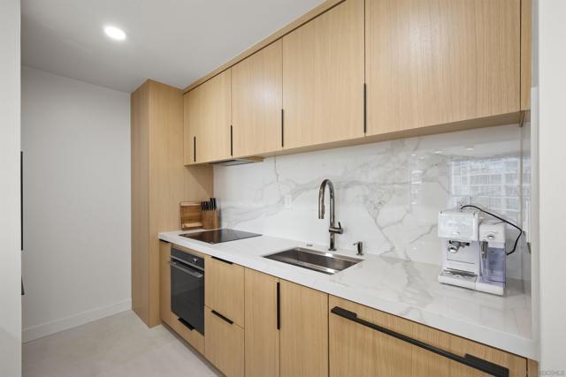 Image 12 of 29 For 1760 Avenida Del Mundo  901