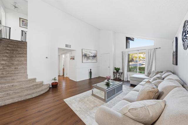 Detail Gallery Image 7 of 35 For 2327 Amber Ln, Escondido,  CA 92026 - 4 Beds | 3 Baths