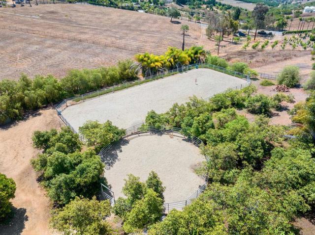 31619 21 Via Puerta Del Sol, Bonsall CA: https://media.crmls.org/mediaz/40fa7662-25cd-476c-94a2-63a6a55f458c.jpg
