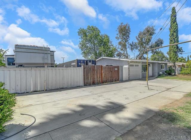 Detail Gallery Image 2 of 27 For 1215 E Mission Ave, Escondido,  CA 92027 - 3 Beds | 1 Baths