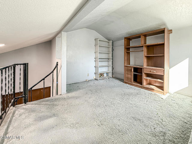 2098 Covington Avenue, Simi Valley CA: https://media.crmls.org/mediaz/40fb57c7-97d1-4eb9-b1af-def06092cdf7.jpg