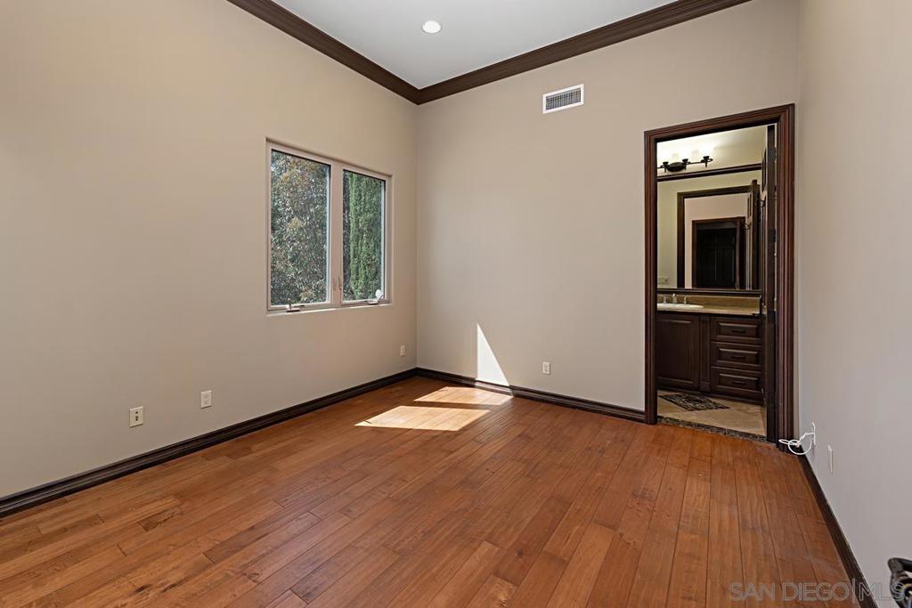 MLS #250034511SD image #21