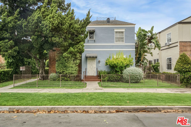 123 N Harper Avenue, Los Angeles CA: https://media.crmls.org/mediaz/40fc95bc-b5ed-4f3b-98de-68008fdffa0d.jpg