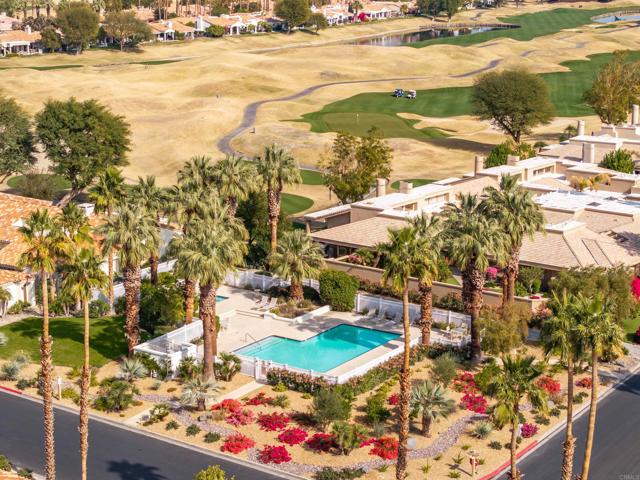 54877 Inverness Way, La Quinta CA: https://media.crmls.org/mediaz/40fd3aa1-6d6b-4901-a57e-b378ad941c56.jpg