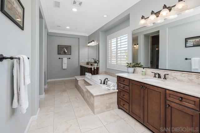 15674 Via Santa Pradera, San Diego CA: https://media.crmls.org/mediaz/40fe0f07-2c97-4c75-ae00-eead0446da39.jpg