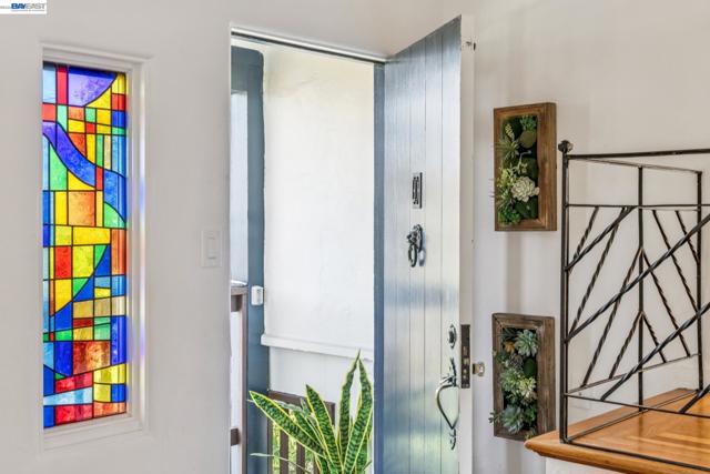 Image 14 of 60 For 491 Vincente Avenue