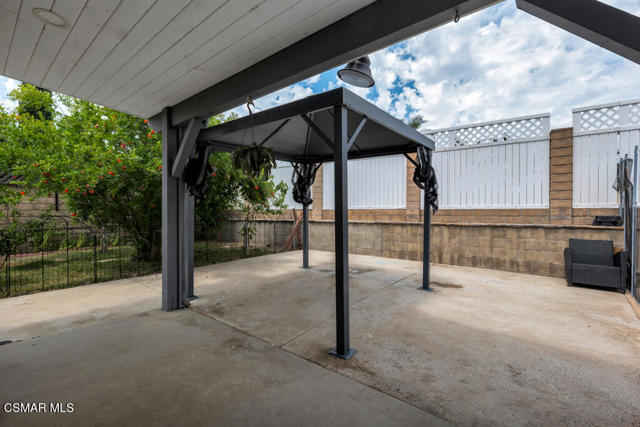 6211 Anastasia Street, Simi Valley CA: https://media.crmls.org/mediaz/40fee5c0-2560-4e9b-87f6-28a7d6af9e65.jpg