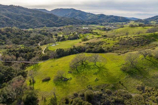 21 Pronghorn Run (Lot 119), Carmel CA: https://media.crmls.org/mediaz/4100389d-cf27-4a63-9381-cb4b43c753e9.jpg