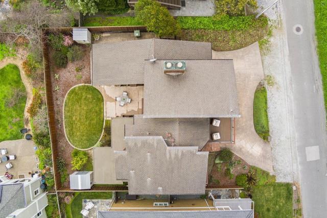 861 Railroad Avenue, Half Moon Bay CA: https://media.crmls.org/mediaz/41003abe-647d-4734-a526-c4ac1c363ca2.jpg