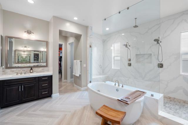 956 Urania Avenue, Encinitas CA: https://media.crmls.org/mediaz/41009546-1058-48c8-8a35-18c2c260ba7f.jpg