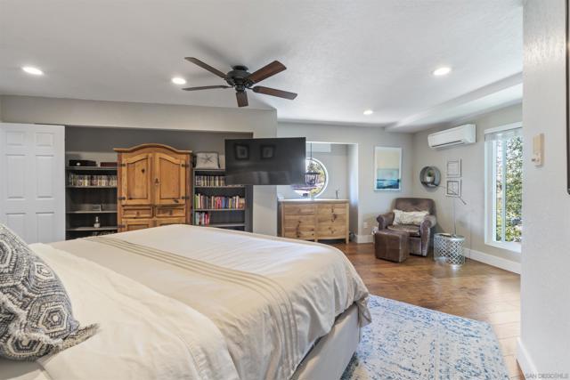 17924 Saint Andrews Dr, Poway CA: https://media.crmls.org/mediaz/4100c05d-e6a2-492b-b44e-f1706a0f309a.jpg