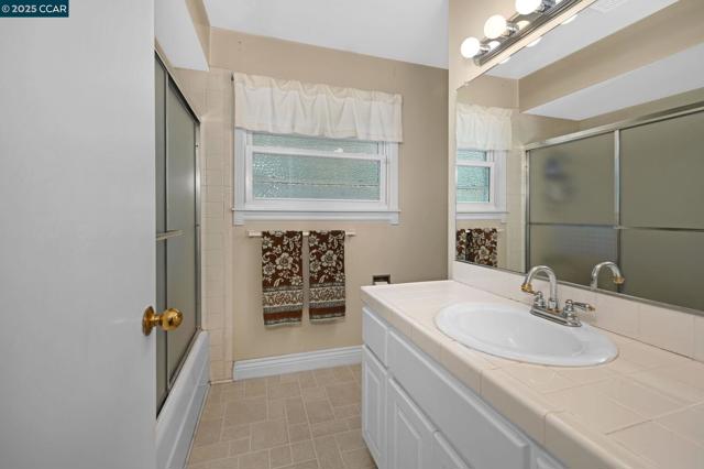 35 Alta Sierra Pl, Alamo CA: https://media.crmls.org/mediaz/41010e4a-e856-4193-9b7c-4f91b885a9a6.jpg