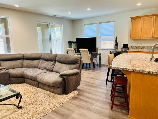 2051 White Oak Drive, Hollister CA: https://media.crmls.org/mediaz/41011882-7c1e-4147-862c-f7bad394b1b8.jpg