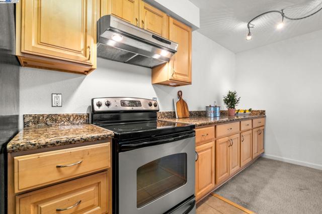 Image 7 of 16 For 66 Fairmount Ave  417