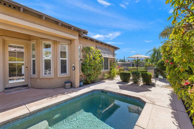 37 Shoreline Drive, Rancho Mirage CA: https://media.crmls.org/mediaz/4101af90-a670-4dbe-9025-9122dd96248f.jpg