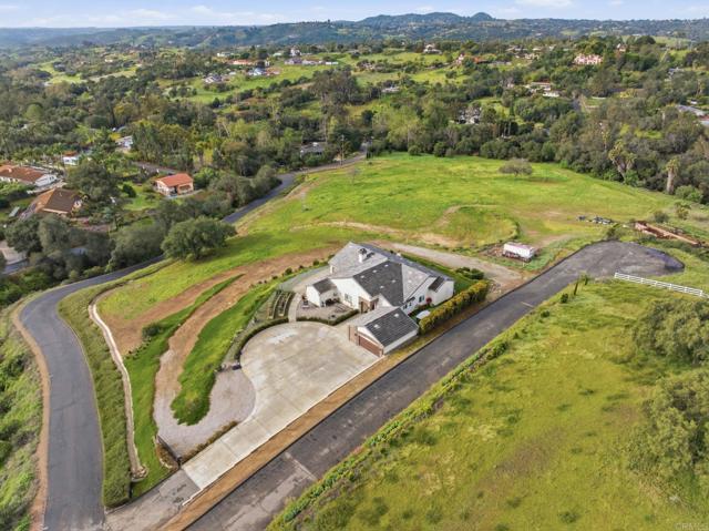 Detail Gallery Image 3 of 62 For 3600 Linda Vista Dr, Fallbrook,  CA 92028 - 4 Beds | 2/1 Baths