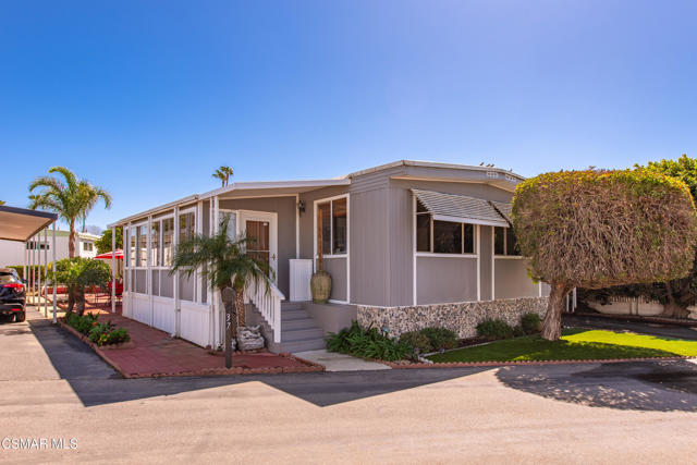 4388 Central Avenue, Camarillo CA: https://media.crmls.org/mediaz/4102a44a-2247-4af4-97aa-1bce54f9ec69.jpg