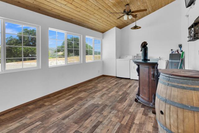70500 Bradley Lockwood Road, Lockwood CA: https://media.crmls.org/mediaz/4102fddd-9b79-41ab-9632-3c8370606255.jpg