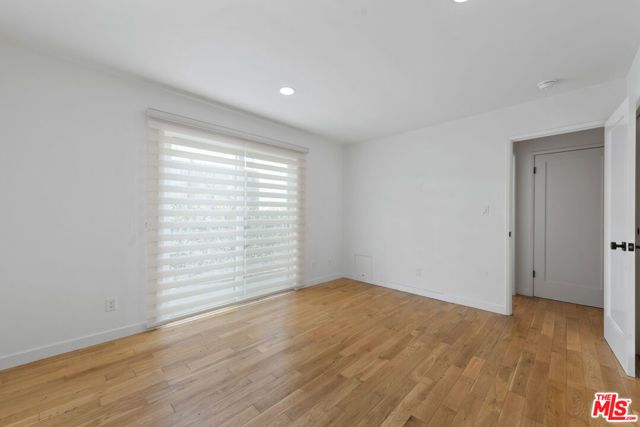 1807 Oak Street photo 6
