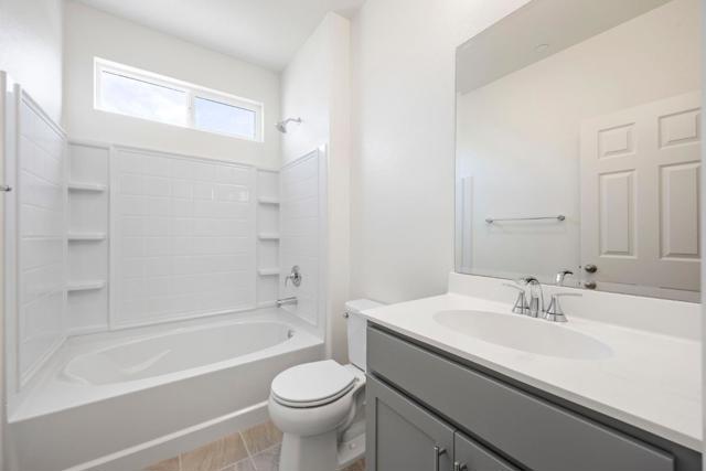 1871 Hydrangea Drive, Hollister CA: https://media.crmls.org/mediaz/4103e762-e189-499d-88e3-ae3d71232179.jpg