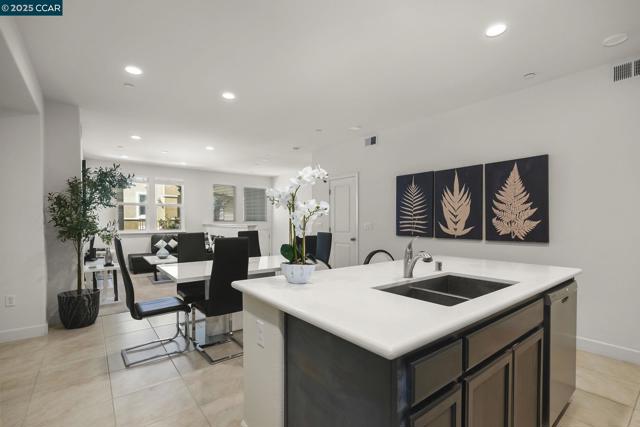 38976 Primula Ter, Newark CA: https://media.crmls.org/mediaz/41044001-db23-44c8-904b-9b64b22cd9c6.jpg