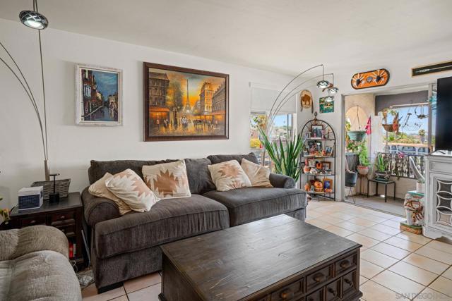 Image 12 of 33 For 2540 Clairemont Dr  307