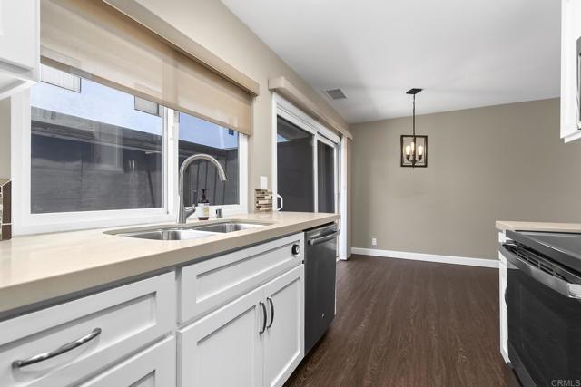 8746 Villa La Jolla Drive, La Jolla CA: https://media.crmls.org/mediaz/4105da00-23c0-4b57-81f3-fcc6857f4816.jpg