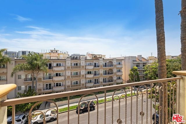 123 S Clark Drive, West Hollywood CA: https://media.crmls.org/mediaz/41064bb7-6285-46c1-beab-27eb04977805.jpg