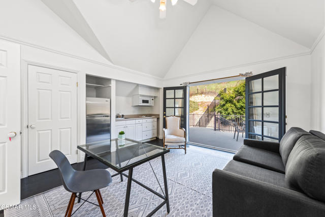 6144 1/4 Chesebro Road, Agoura Hills CA: https://media.crmls.org/mediaz/41068ab1-339a-40ef-a8ec-af86c247fb7a.jpg