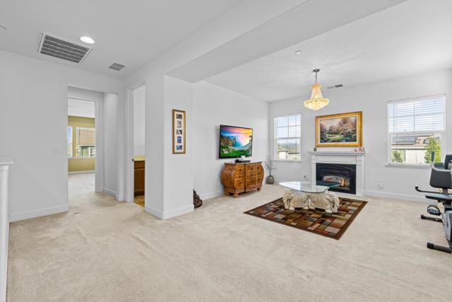 1145 Oak Brook Way, Gilroy CA: https://media.crmls.org/mediaz/4106e625-b7cd-4bd3-bad1-3bc3ebf706e4.jpg