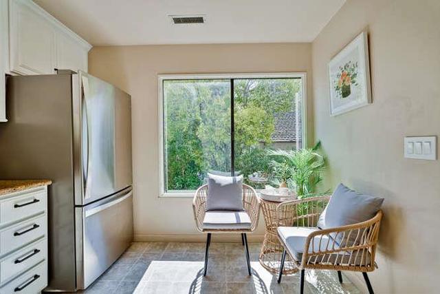 425 N El Camino Real, San Mateo CA: https://media.crmls.org/mediaz/410702e7-eaab-46e6-a5bd-3be50de16cbd.jpg