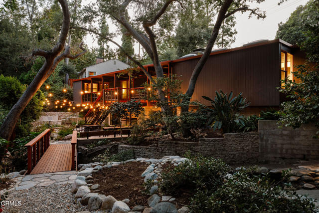 820 Burleigh Drive, Pasadena CA: https://media.crmls.org/mediaz/41075a42-b3d2-4f0b-aaab-d83cd538ce34.jpg
