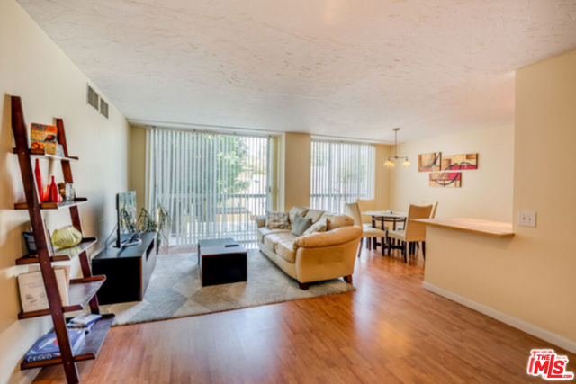 10751 Wilshire Boulevard, Los Angeles CA: https://media.crmls.org/mediaz/41079f5a-31a1-4572-bdef-6dfe8970a30c.jpg