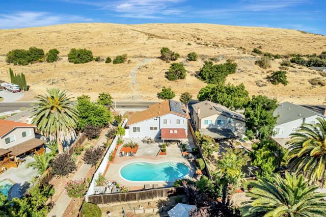 133 Cheltenham Way, San Jose CA: https://media.crmls.org/mediaz/4107c66e-b958-4dfa-950b-cd9a2ec0dcf3.jpg