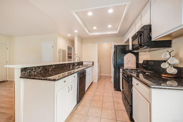 Detail Gallery Image 15 of 31 For 552 Canyon Dr #15,  Oceanside,  CA 92054 - 2 Beds | 2 Baths