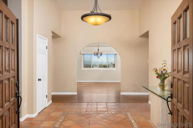 1373 Stoneridge Circle, Escondido CA: https://media.crmls.org/mediaz/4107ebbb-3407-4888-945f-4b717adeb0a1.jpg
