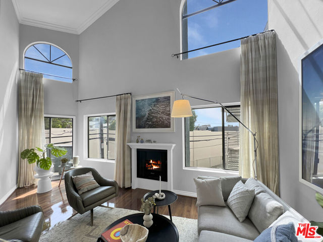4211 Arch Drive, 204 photo 2