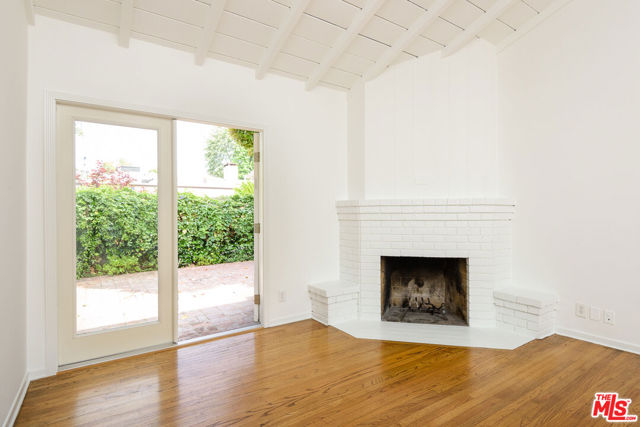 11425 Burnham Street, Los Angeles CA: https://media.crmls.org/mediaz/4109b7ad-fae1-49e3-b639-6be2c672ba7c.jpg