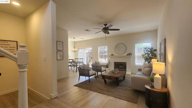 128 Harris Cir, Bay Point CA: https://media.crmls.org/mediaz/4109be7f-5c98-41cb-8bd5-3e6fc012ab66.jpg