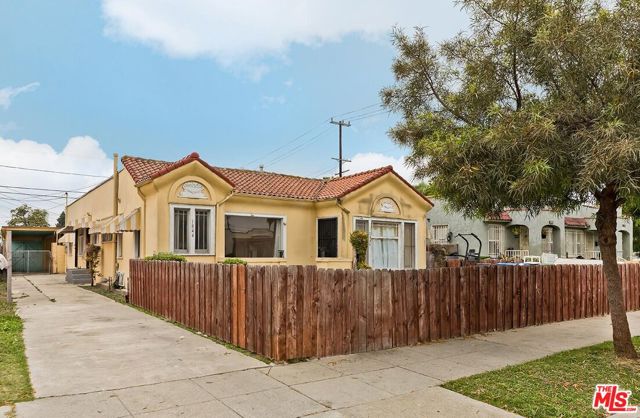 1844 Leighton Avenue, Los Angeles CA: https://media.crmls.org/mediaz/4109ca1f-da96-462d-8584-6c9df1295be4.jpg