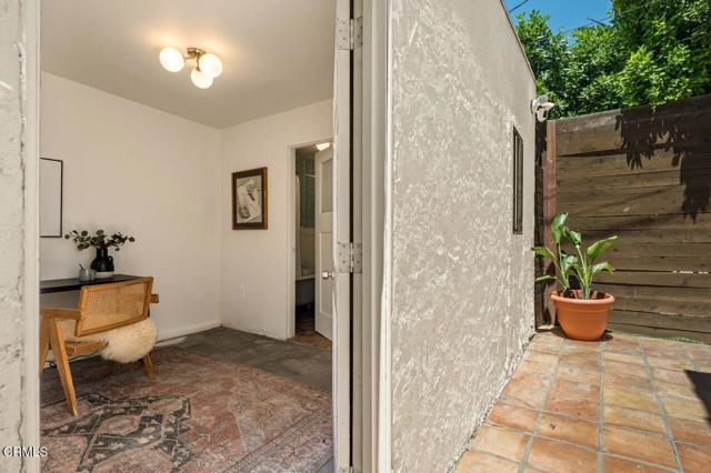 7567 Rosewood Avenue, Los Angeles CA: https://media.crmls.org/mediaz/410a60be-4592-48bd-bb67-059645f18fbf.jpg