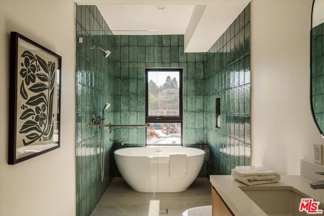 2824 1/2 Avenel Street, Los Angeles CA: https://media.crmls.org/mediaz/410a916b-ad83-41ec-82d1-c2cd11f4aa79.jpg