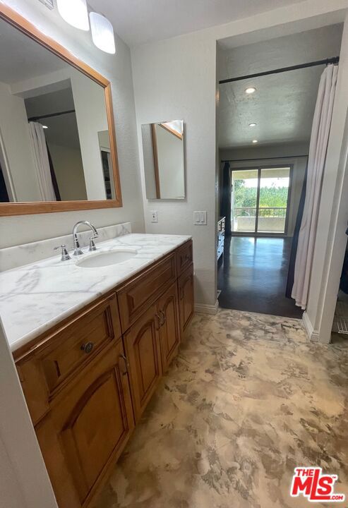 23502 Coso, Mission Viejo CA: https://media.crmls.org/mediaz/410abe6b-6f57-4ce6-9770-b6a65c7c97c6.jpg
