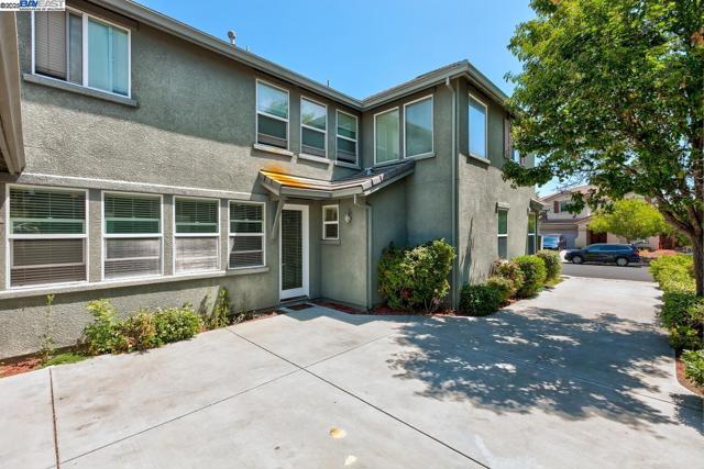 53 Puffin Cir, Oakley CA: https://media.crmls.org/mediaz/410b4bd1-fea6-4e85-9cde-b385ae5a8ecf.jpg