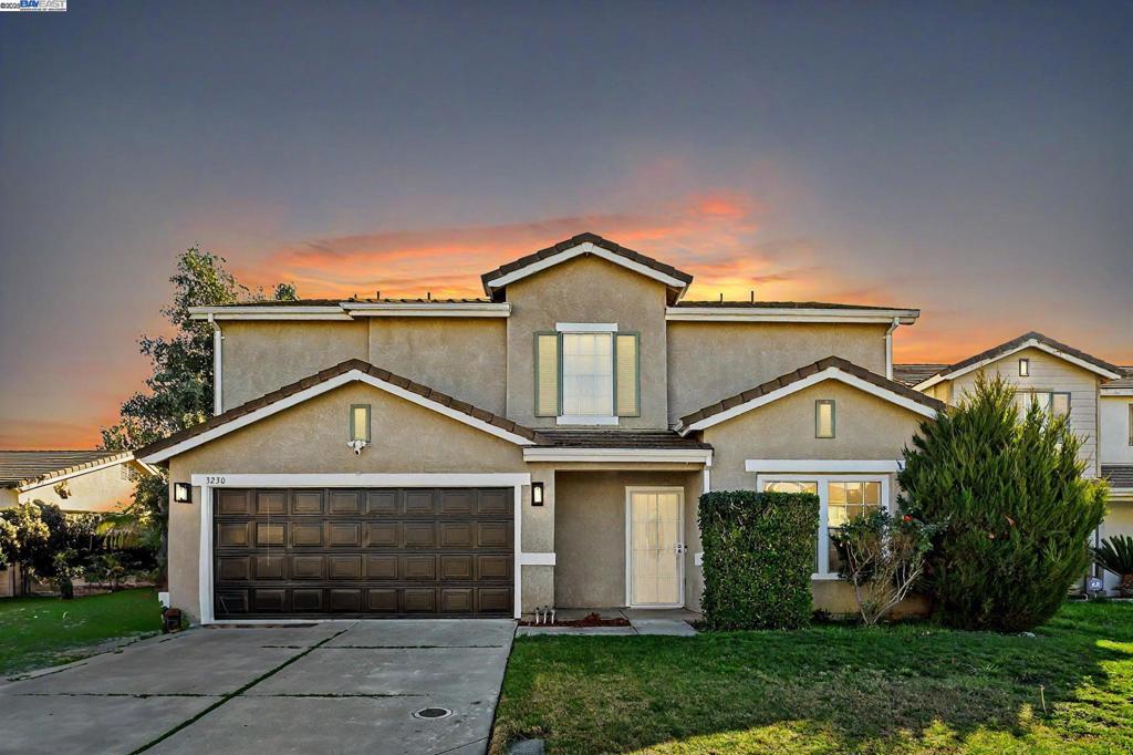3230 Ripplerock Ln