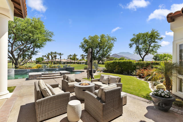 48644 Vista Palomino, La Quinta CA: https://media.crmls.org/mediaz/410cc373-24e7-4181-9a47-937e1424de92.jpg